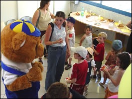 Bizou est venu saluer les enfants